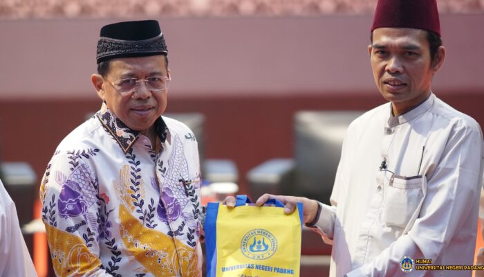 Kuliah Umum Bersama Ustadz Abdul Somad, UNP Junjung Tnggi Pendidikan Islam Untuk Moderasi Beragama