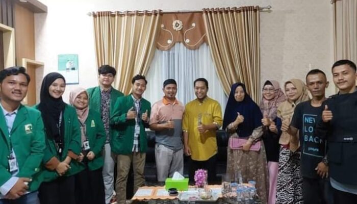 Wakil ketua DPRD Pasaman, Danny Ismaya Terima Kunjungan Mahasiswa KKN Unand.