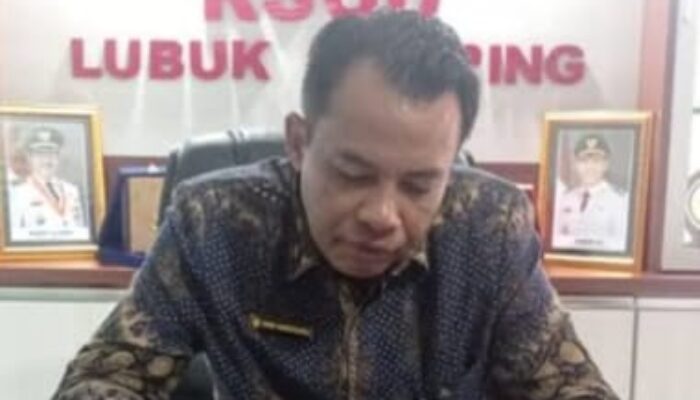 Direktur dr Yong Marzuhaili Berupaya Tingkatkan RSUD Lubuk Sikaping Menjadi Akreditasi Paripurna.
