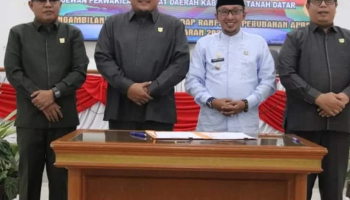 Ranperda APBD Perubahan 2023 Menjadi Perda Disetujui DPRD Dan Pemkab Tanah Datar