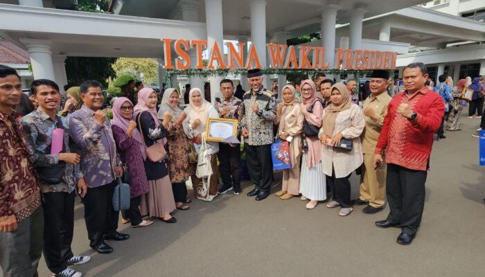 Pemprov Sumbar Raih Predikat Informatif pada Anugerah Keterbukaan Informasi Publik 2023