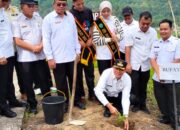 Bupati Sabar AS Tanam Pohon di Benteng Bukit Tajadi, Menambah Daya Tarik Wisata Bonjol.