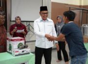 Bupati Solok H. Epyardi Asda Serahkan Ribuan Alat Usaha Bantu UMKM dan IKM