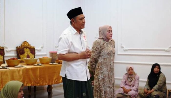 Silaturahmi Sekaligus Berbuka Bersama Dekranasda dan 150 Pelaku UMKM Dengan Bupati Solok