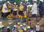 Kabalai BWSS V Padang Tinjau Pekerjaan Penanganan Banjir Kota Padang, Masyarakat Beri Respon Positif Atas Proyek yang Sedang Dikerjakan