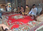 Ketika Mengetahui Ada Jama’ah haji Pasaman meninggal di mekah , Spontan Bupati Sabar AS langsung melawat kerumah duka.
