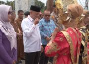 Kehadiran Bupati Sabar AS Di Acara Fasilitasi Intensifikasi Dan Integrasi Pelayanan KBKR Disambut Tarian Khas Minang