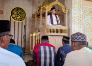 Bupati Sabar AS Buktikan Sebagai Pemimpin Umat, jadi khatib ,imam. di Mesjid Nurul Iman Sitombol, Pasaman