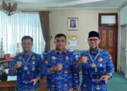 Lahirkan SDM yang berkualitas, 2 Pegawai Dinas SDABK dapatkan Penghargaan PNS Berprestasi di Lingkup Pemerintah Provinsi