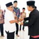Bupati Padang Pariaman Serahkan Bantuan Ramadan: 811 Penerima Manfaatkan Program Zakat