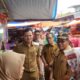 Wabup Padang Pariaman dan BPOM Sidak Pasar Sungai Geringging, Pastikan Takjil Aman Dikonsumsi