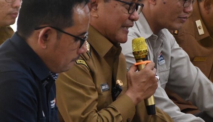 Bupati Padang Pariaman Bahas Pengembangan Pantai Tiram Bersama Tokoh Masyarakat