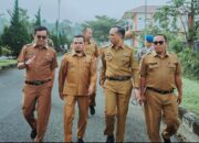 Wabup H. Candra Tinjau Kebersihan Sekitaran Jalur Dua RSUD Arosuka Dalam Rangka Kabupaten Solok Bersih