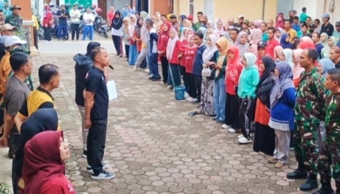 Pemkab Solok Laksanakan Gotong Royong Bersama Masyarakat Nagari Gantung Ciri
