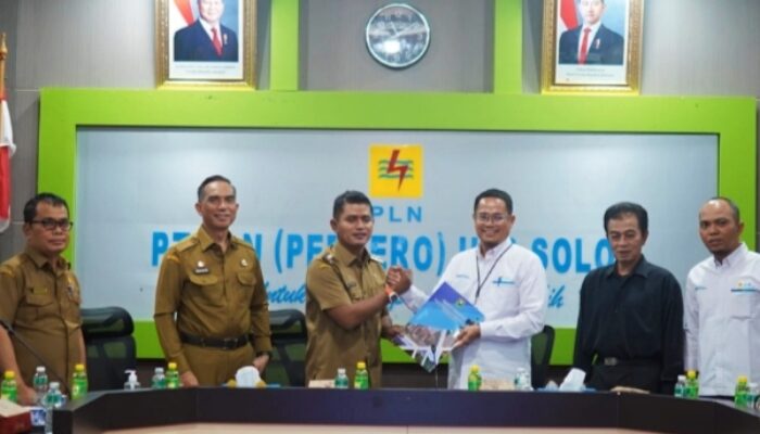 Wakil Bupati Solok Jon Firman Pandu Datangi PLN Cabang Solok