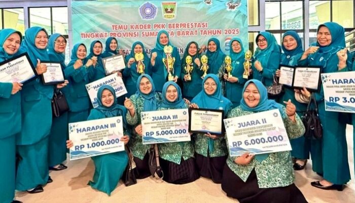 TP-PKK Kabupaten Solok Boyong Sejumlah Penghargaan di Temu Kader PKK Beprestasi