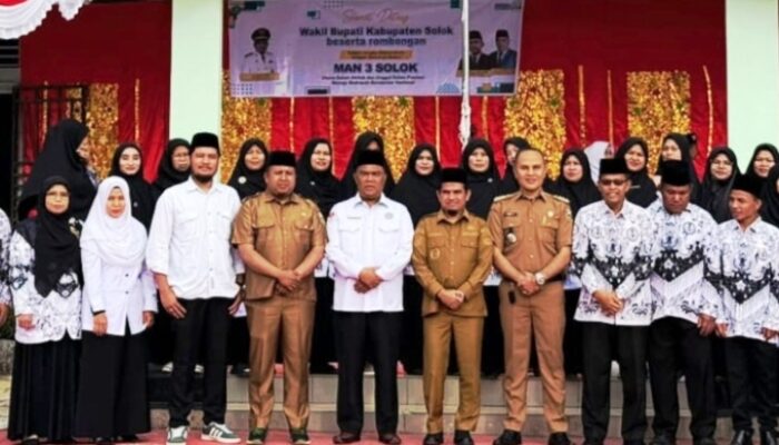 Siswa MAN 3 Solok Diberikan Motivasi oleh Wakil Bupati H. Candra Solok
