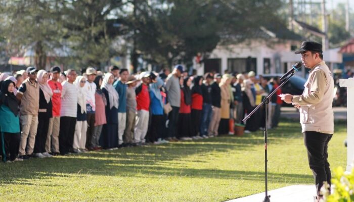 ASN Kota Solok Gelar Aksi Goro Bersih – Bersih Pasca Banjir Peringati Hari Kopri ke-54