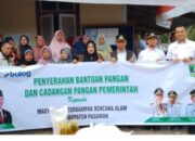 Wabup Parulian Serahkan Bantuan Pangan Terhadap Korban Bencana Alam Pasaman