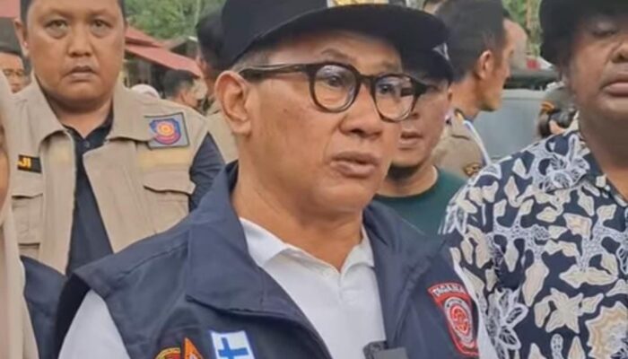 Wako Ramlan Serahkan Bantuan Ke Salareh Palembayan