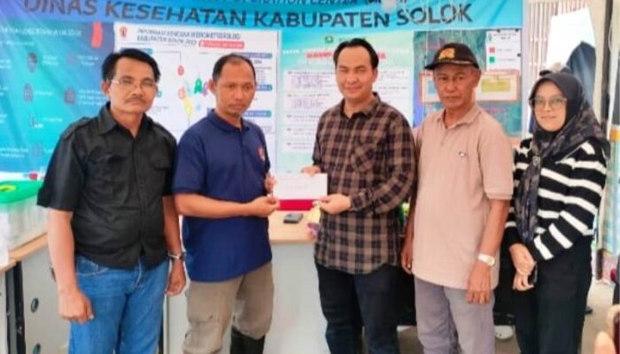 Dinas Kominfo Kabupaten Solok Salurkan Bantuan Tunai untuk Korban Bencana