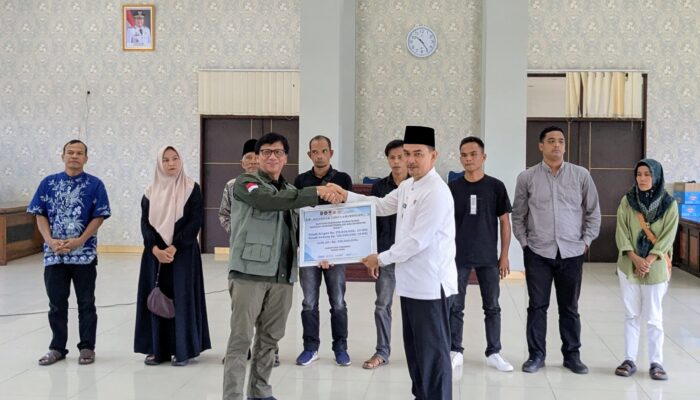 Dengan Sinergi Pusat dan Daerah, Pemkab Pasaman Salurkan Bantuan Stimulan Rumah Terdampak Bencana Hidrometeorologi