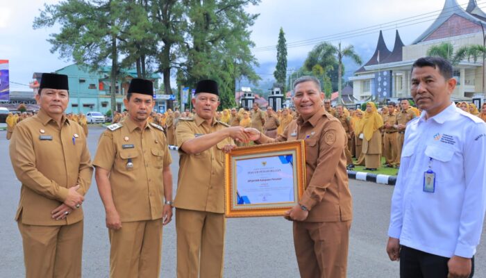 Pada Harganas ke-33 di Pasaman, Bupati Welly: “Keluarga Benteng Utama Hadapi Tantangan Era Digital”