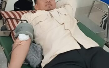 Tunjukkan Kepedulian Terhadap Masyarakat Yang Membutuhkan, Ketua DPRD Pasaman Nelfri Asfandi Donorkan Darahnya