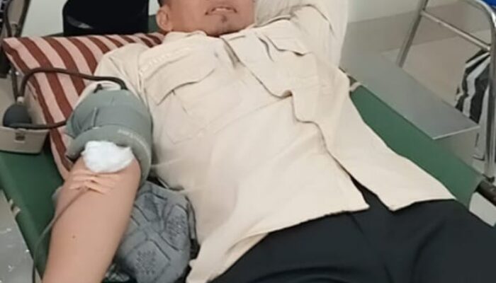 Tunjukkan Kepedulian Terhadap Masyarakat Yang Membutuhkan, Ketua DPRD Pasaman Nelfri Asfandi Donorkan Darahnya