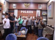 Pers Bersatu Tuah Saiyo Bersilahturahmi Dengan Kapolres Pasaman Yang Baru.
