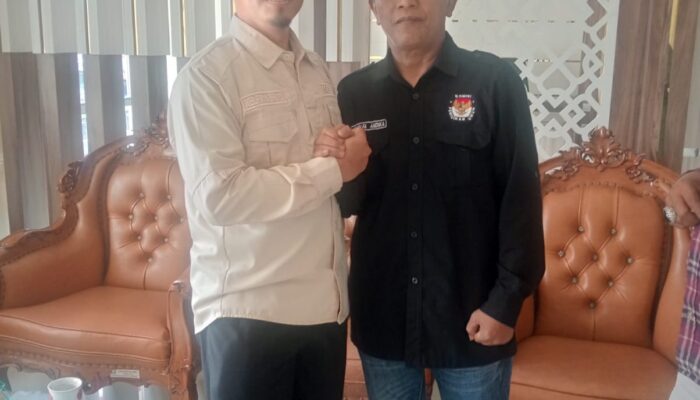 Sebagai Ketua DPRD Pasaman, Nelfri Asfandi Sambut Hangat Kedatangan Pers Bersatu Tuah Saiyo.