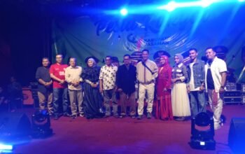 Artis Minang Asal Pasaman Ajhay Ikut Tampil Di Pentas Hiburan rakyat HUT Pasaman ke 81 , 